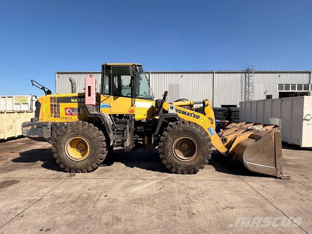 Komatsu WA 320-6 Pale gommate