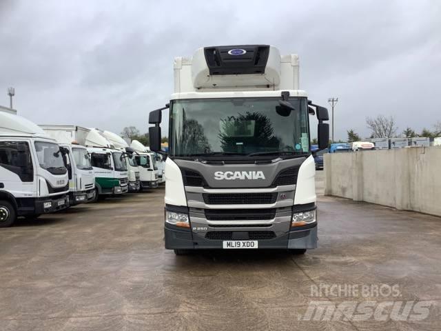 Scania P 250 Camion a temperatura controllata