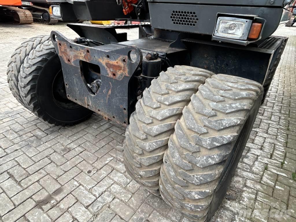 Hitachi ZX 140 W Escavatori gommati