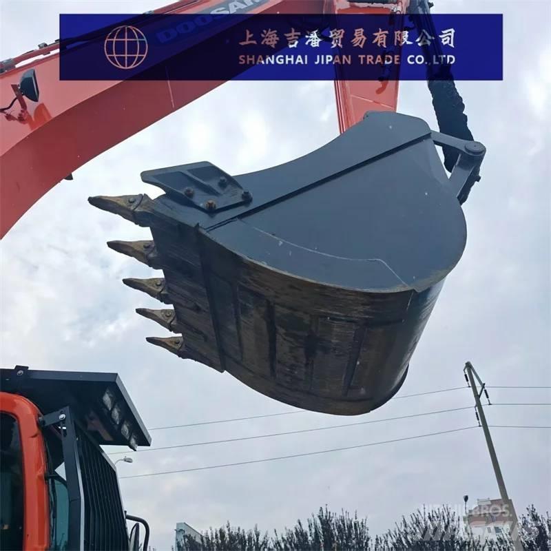 Doosan DX 225 Escavatori cingolati