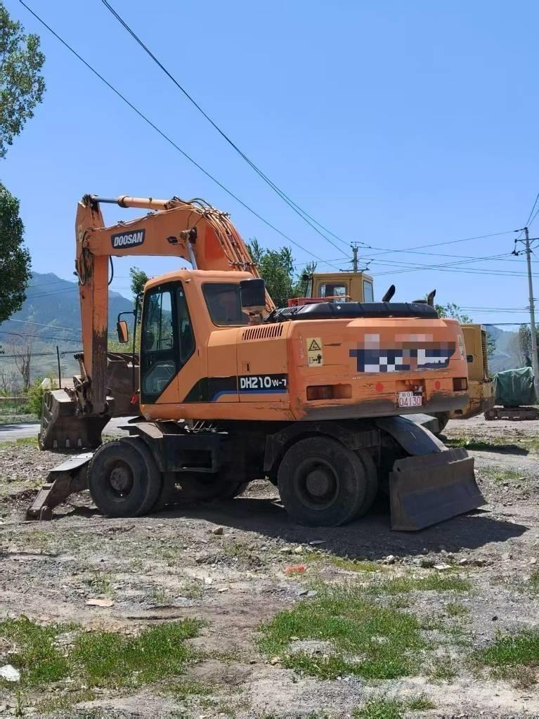 Doosan DH210W-7 Escavatori gommati