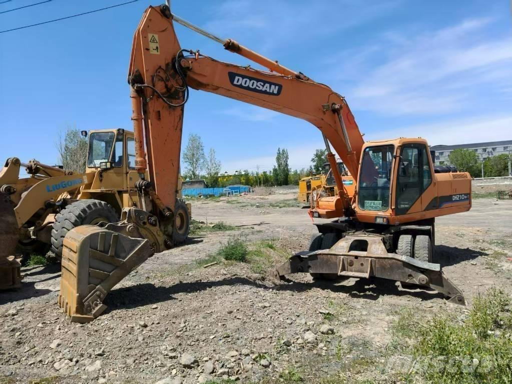 Doosan DH210W-7 Escavatori gommati