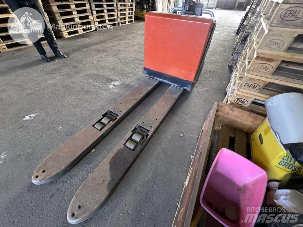 BT LPE 200 Carrelli elevatori bassi a piattaforma