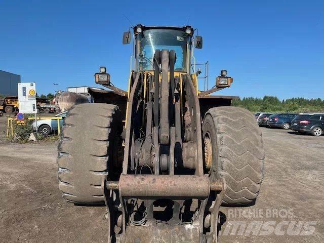 Volvo L220D Pale gommate