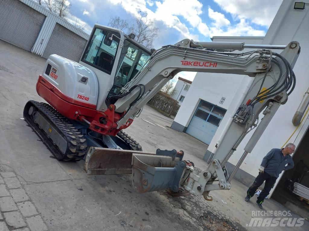 Takeuchi TB 240 Miniescavatori
