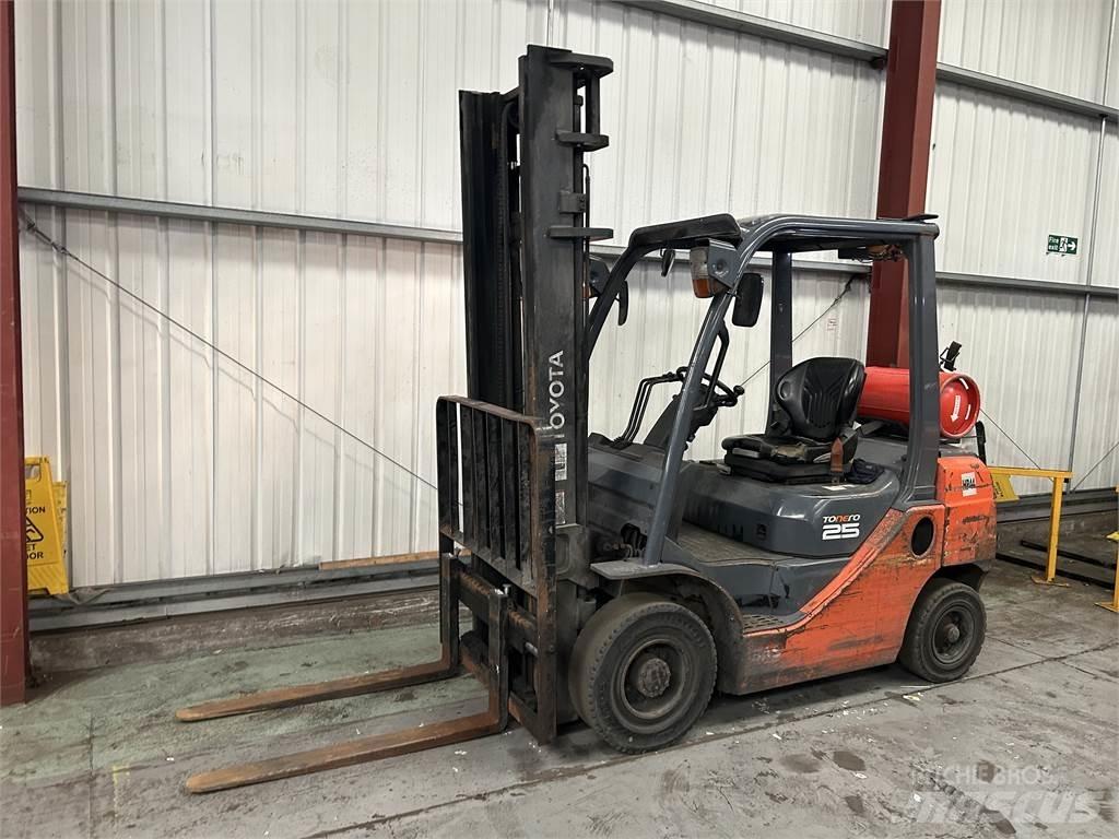 Toyota 02-8FGF25 Carrelli elevatori GPL