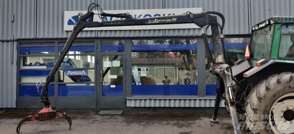 Hakki 2551 Caricatronchi con base su rimorchio