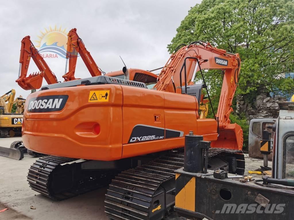 Doosan DX 225 LC Escavatori cingolati
