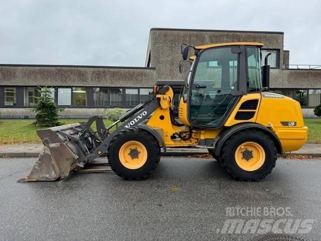 Volvo L 25 F Pale gommate