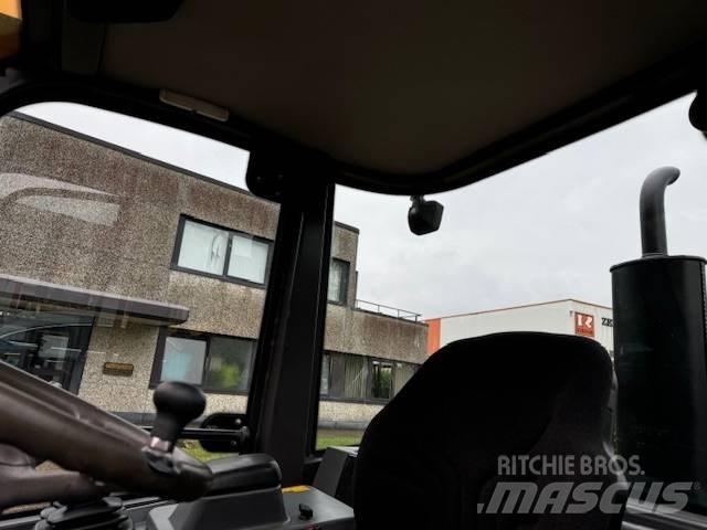 Volvo L 25 F Pale gommate