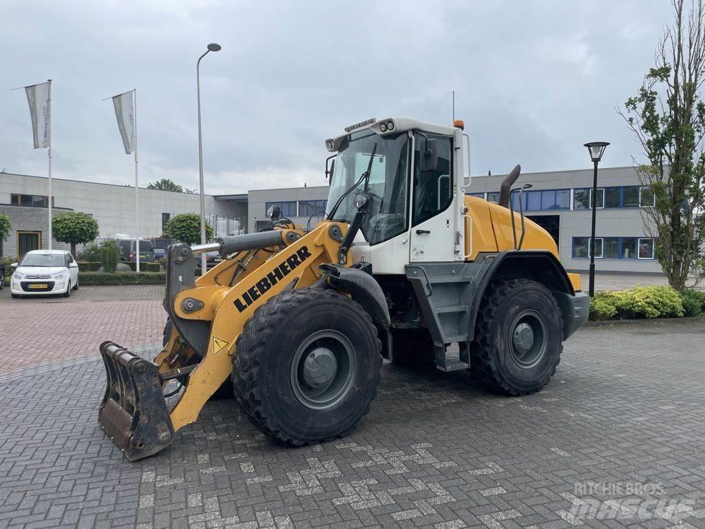 Liebherr L538 Pale gommate
