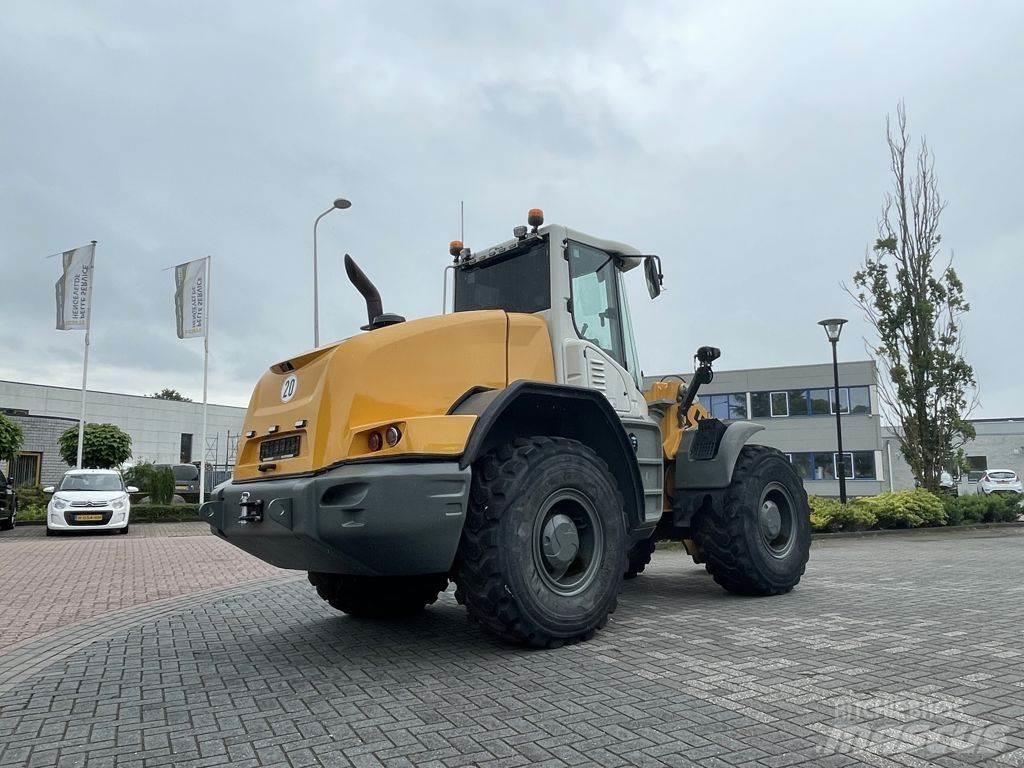 Liebherr L538 Pale gommate