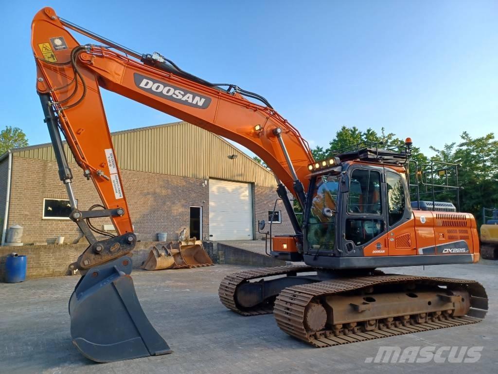 Doosan DX 225 LC-5 Escavatori cingolati