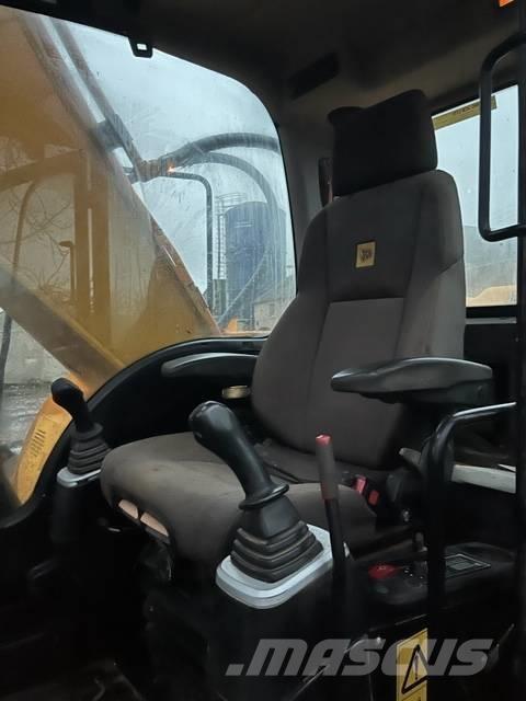 JCB JS 220 LC Escavatori cingolati
