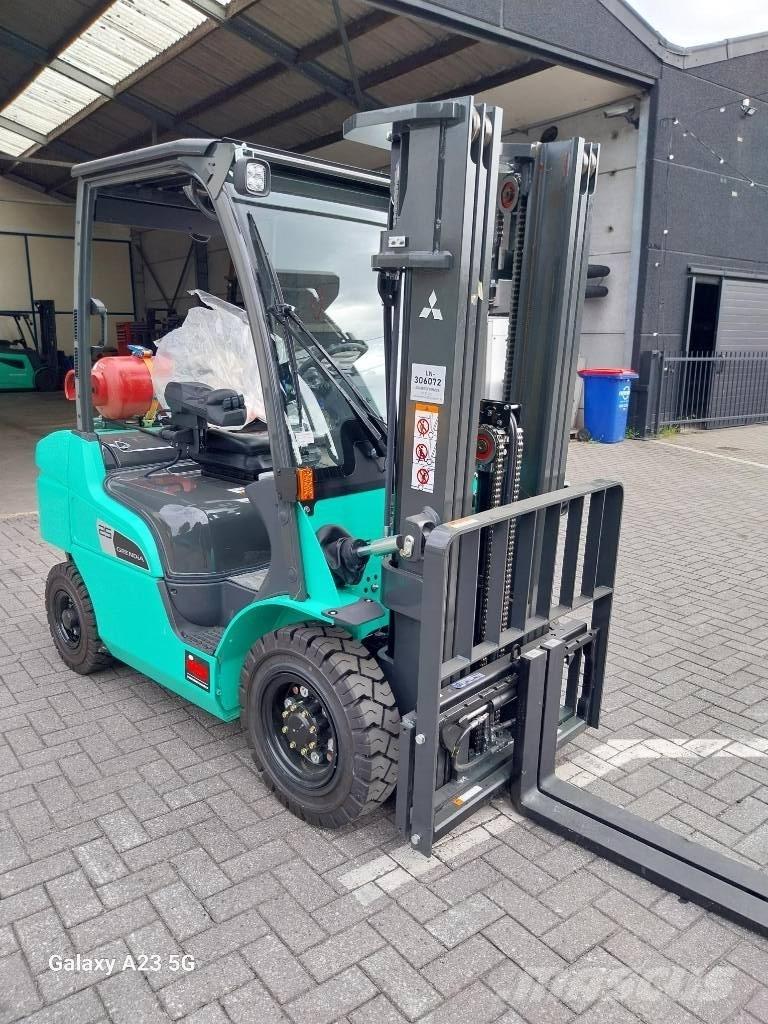 Mitsubishi FG 25 N Carrelli elevatori GPL