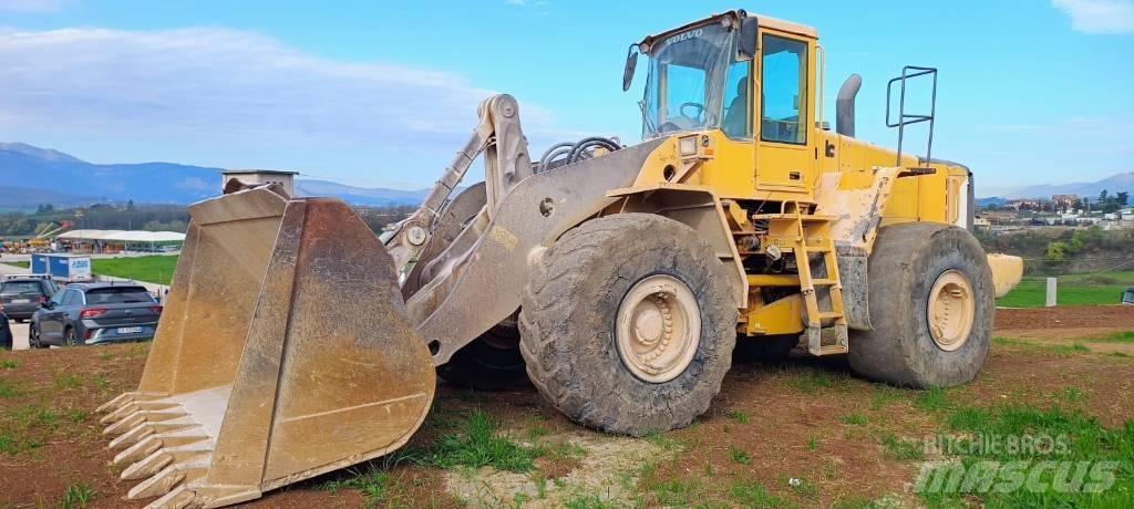 Volvo L 220 E Pale gommate