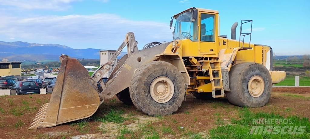 Volvo L 220 E Pale gommate