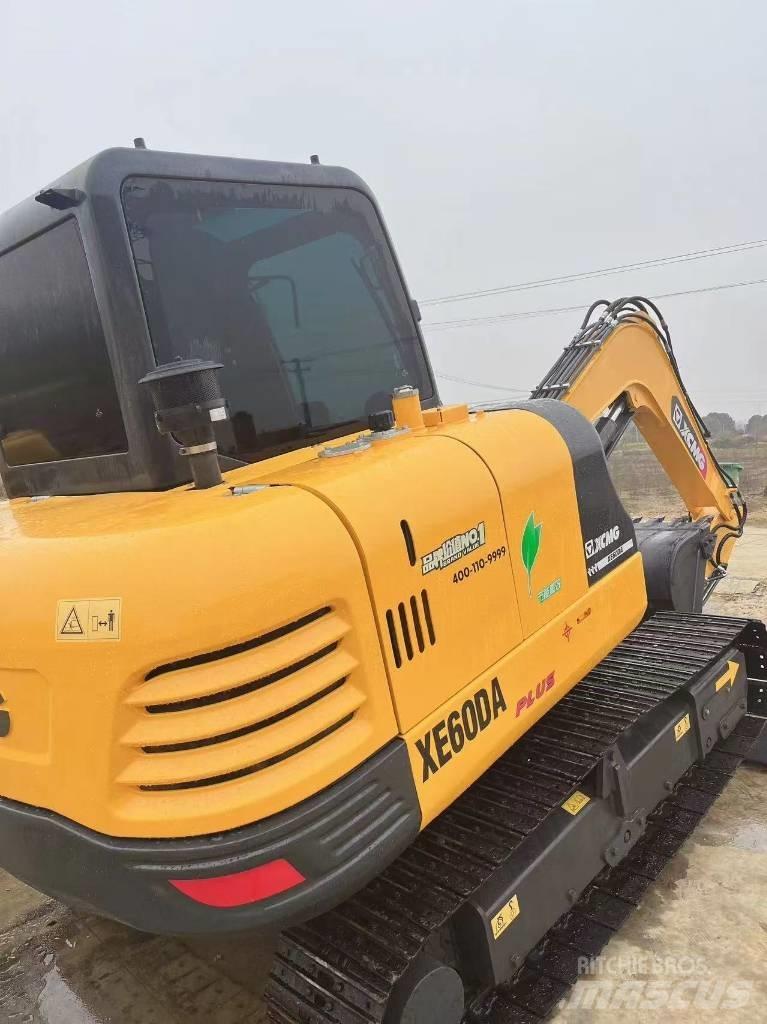 XCMG XE 60 DA Miniescavatori