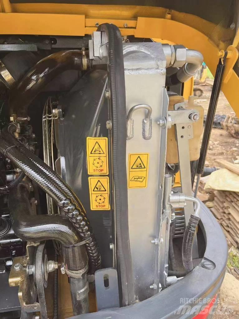 XCMG XE 60 DA Miniescavatori