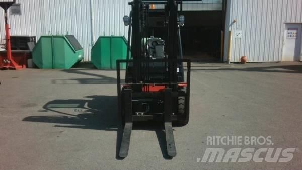 Manitou MI30G ST5 Elevatore per esterni