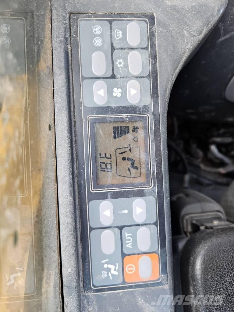 CAT 323 Escavatori cingolati