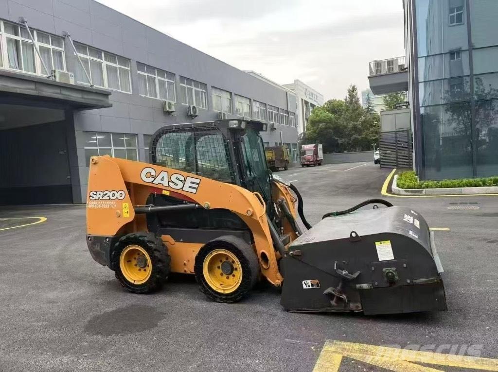 CASE SR 200 Mini Pale Gommate