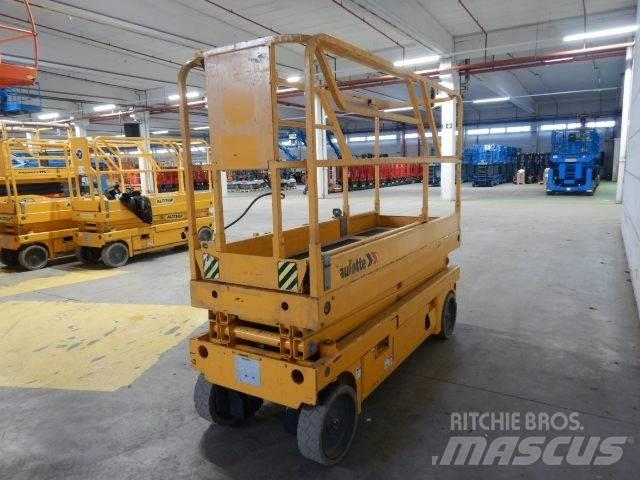 Haulotte Compact 8CU Piattaforme a pantografo