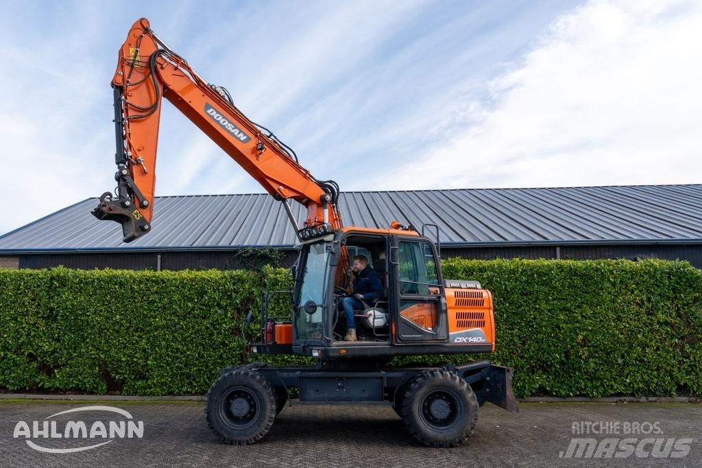 Doosan DX140W-5 Escavatori gommati