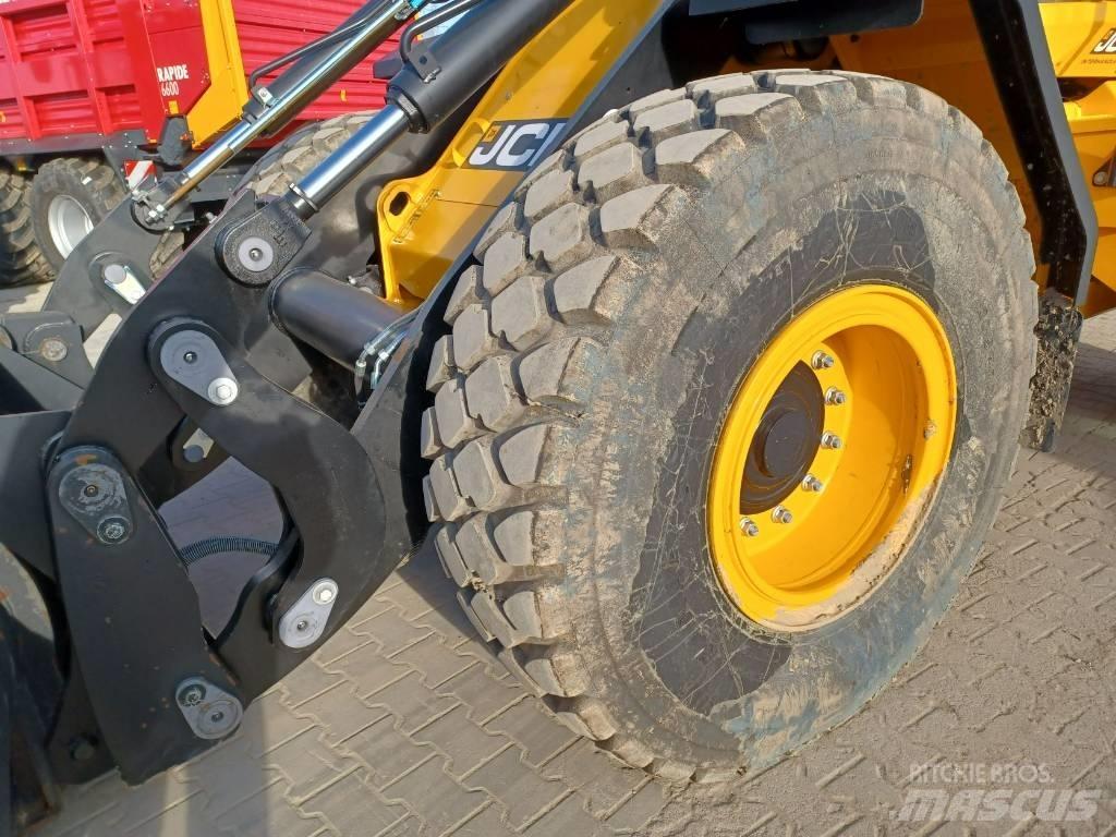 JCB 427 HT Pale gommate
