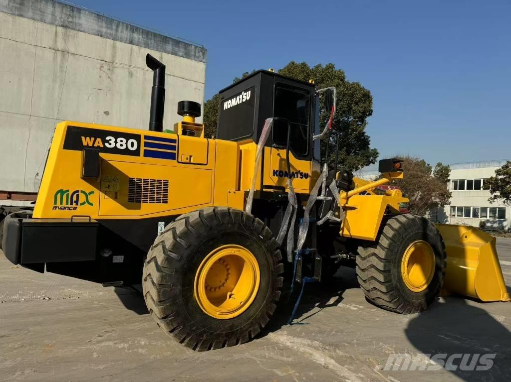 Komatsu WA 380-3 Pale gommate