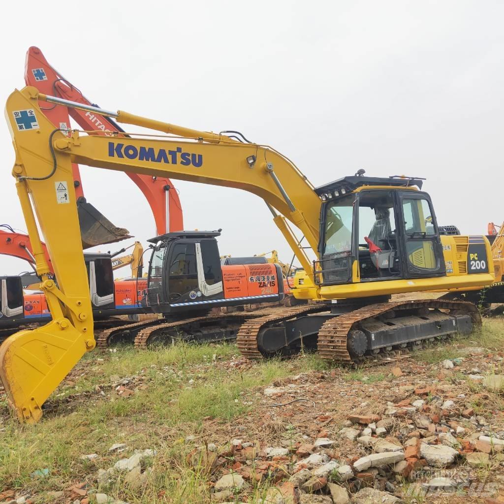 Komatsu PC200-8 Escavatori cingolati