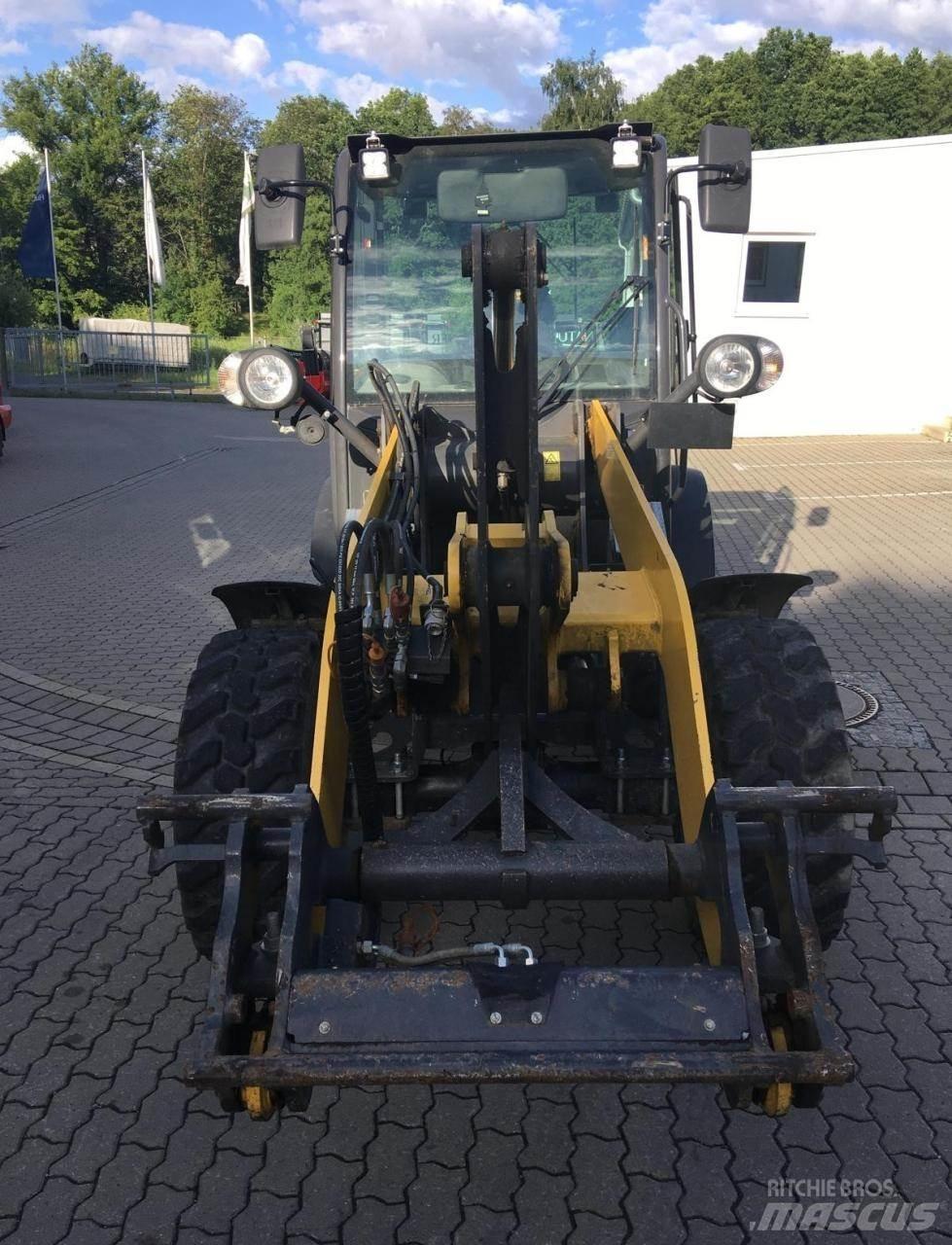 New Holland W50c Pale gommate