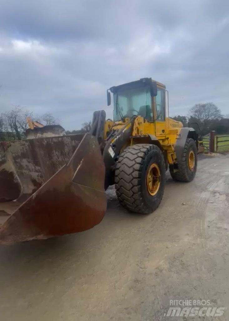 Volvo L 120 E Pale gommate