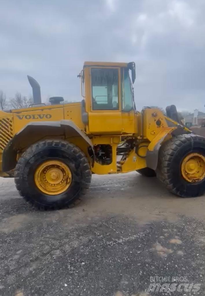 Volvo L 120 E Pale gommate