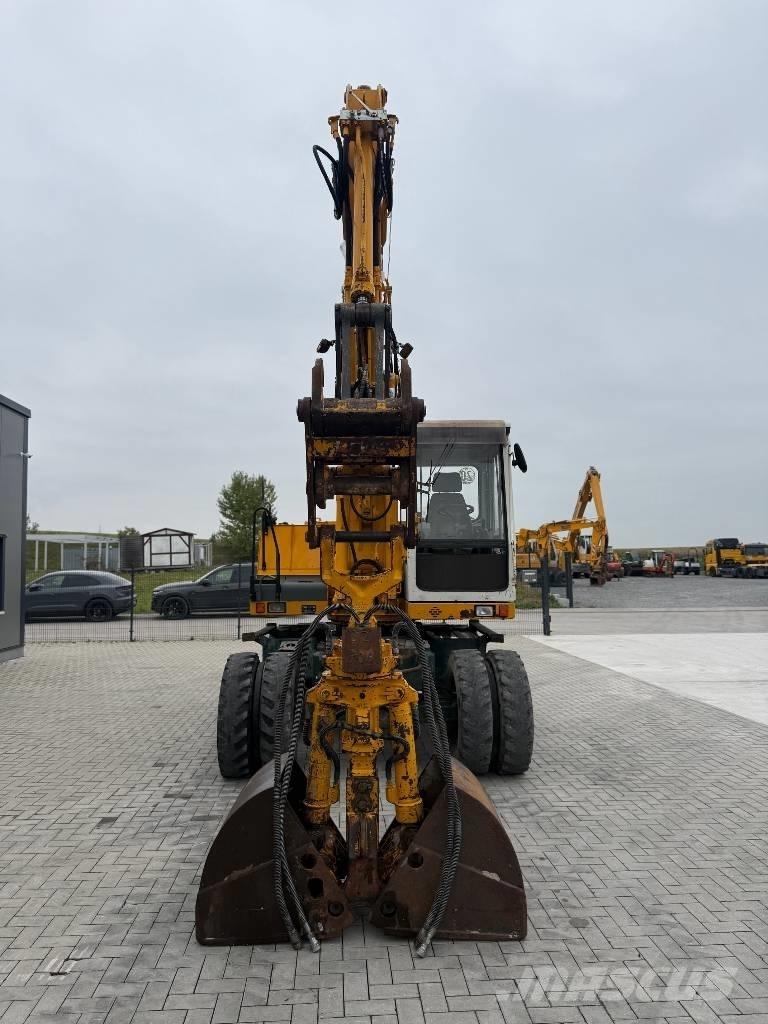Liebherr A 312 Escavatori gommati