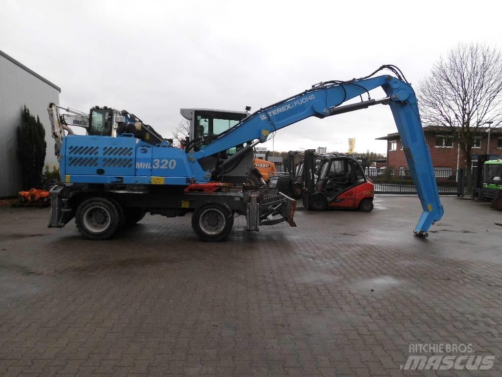 Fuchs MHL 320 Movimentazione rifiuti