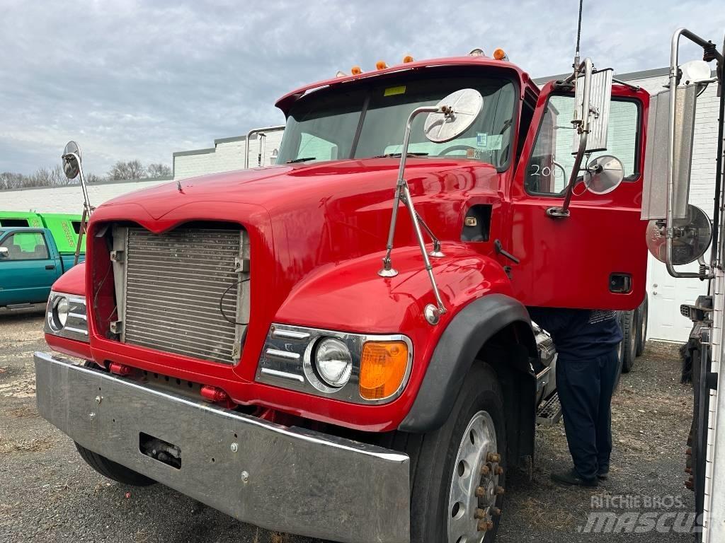 Mack CV 713 Motrici scarrabili