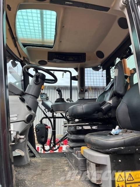 JCB Fastrac 4220 Trattori