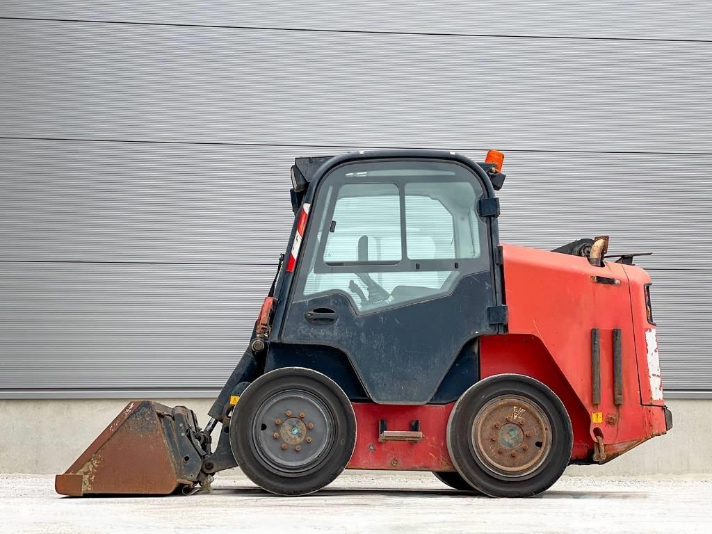 JCB R260 Mini Pale Gommate