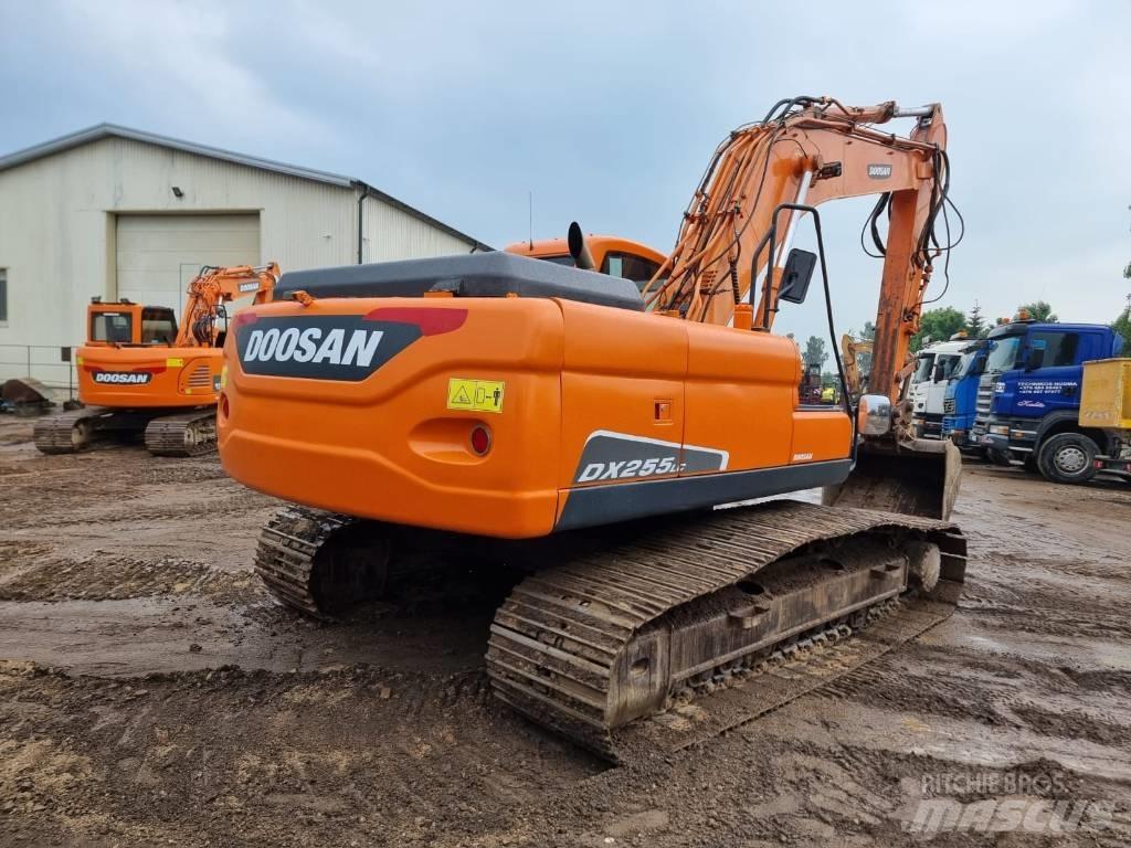 Doosan DX 255 LC Escavatori cingolati
