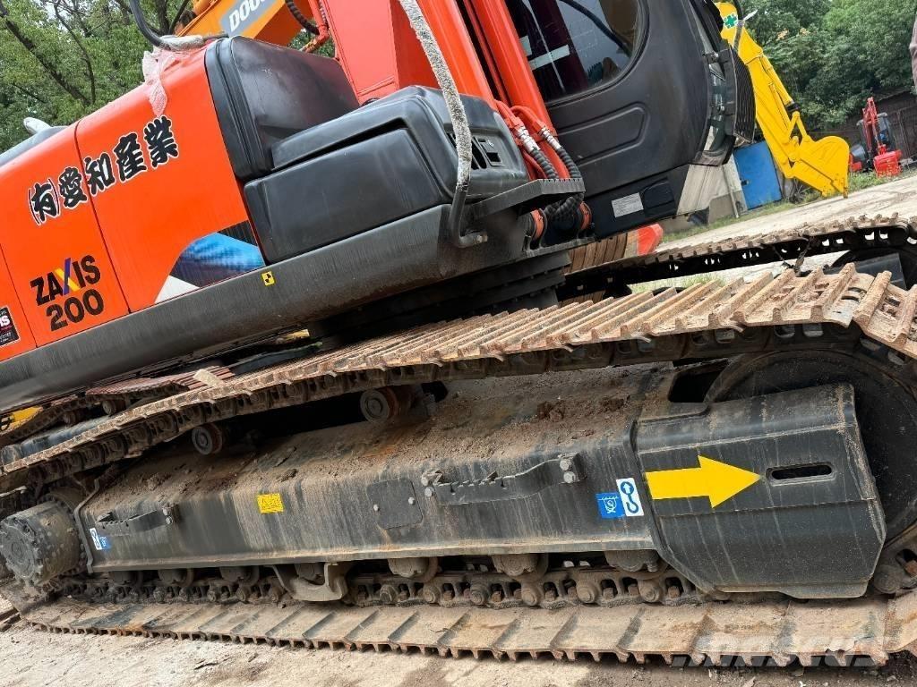 Hitachi ZX 200 Escavatori cingolati