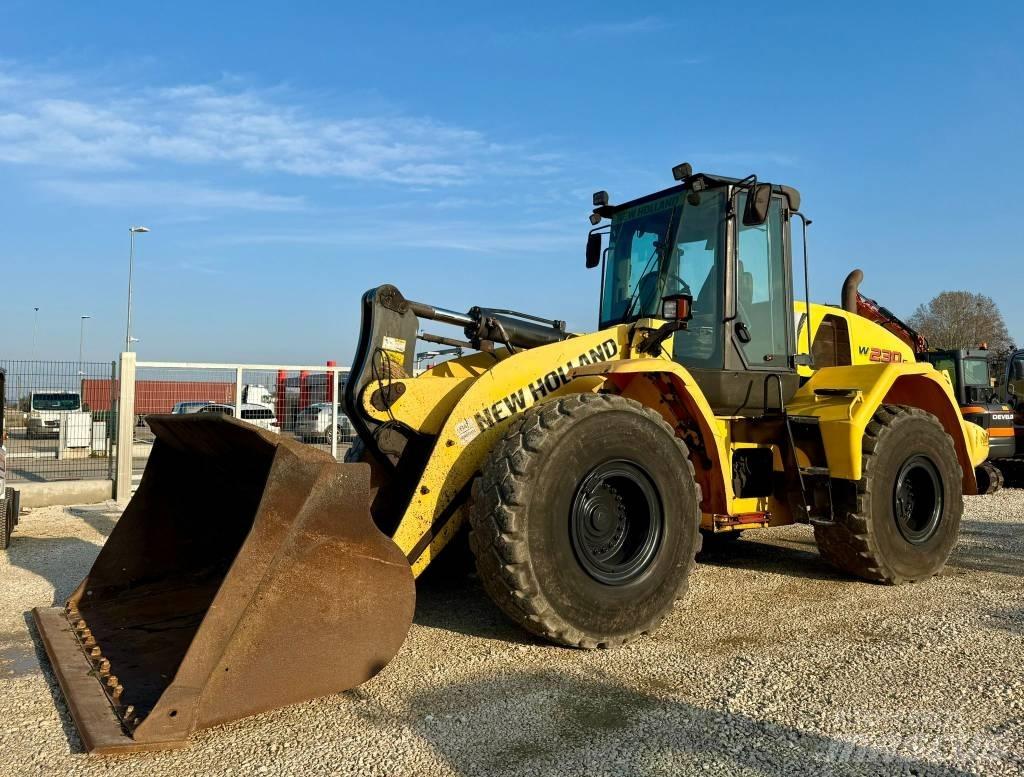 New Holland W 230 C Pale gommate