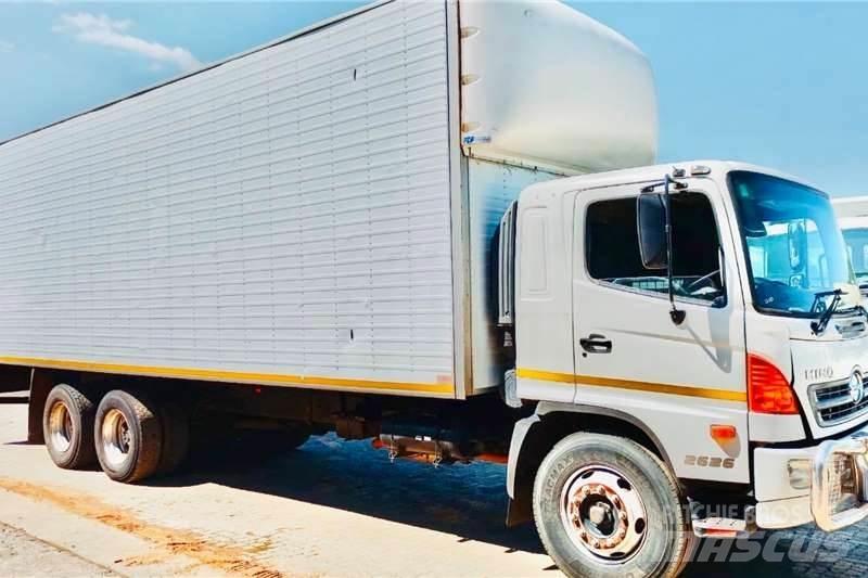 Hino 500 2626 Camion altro