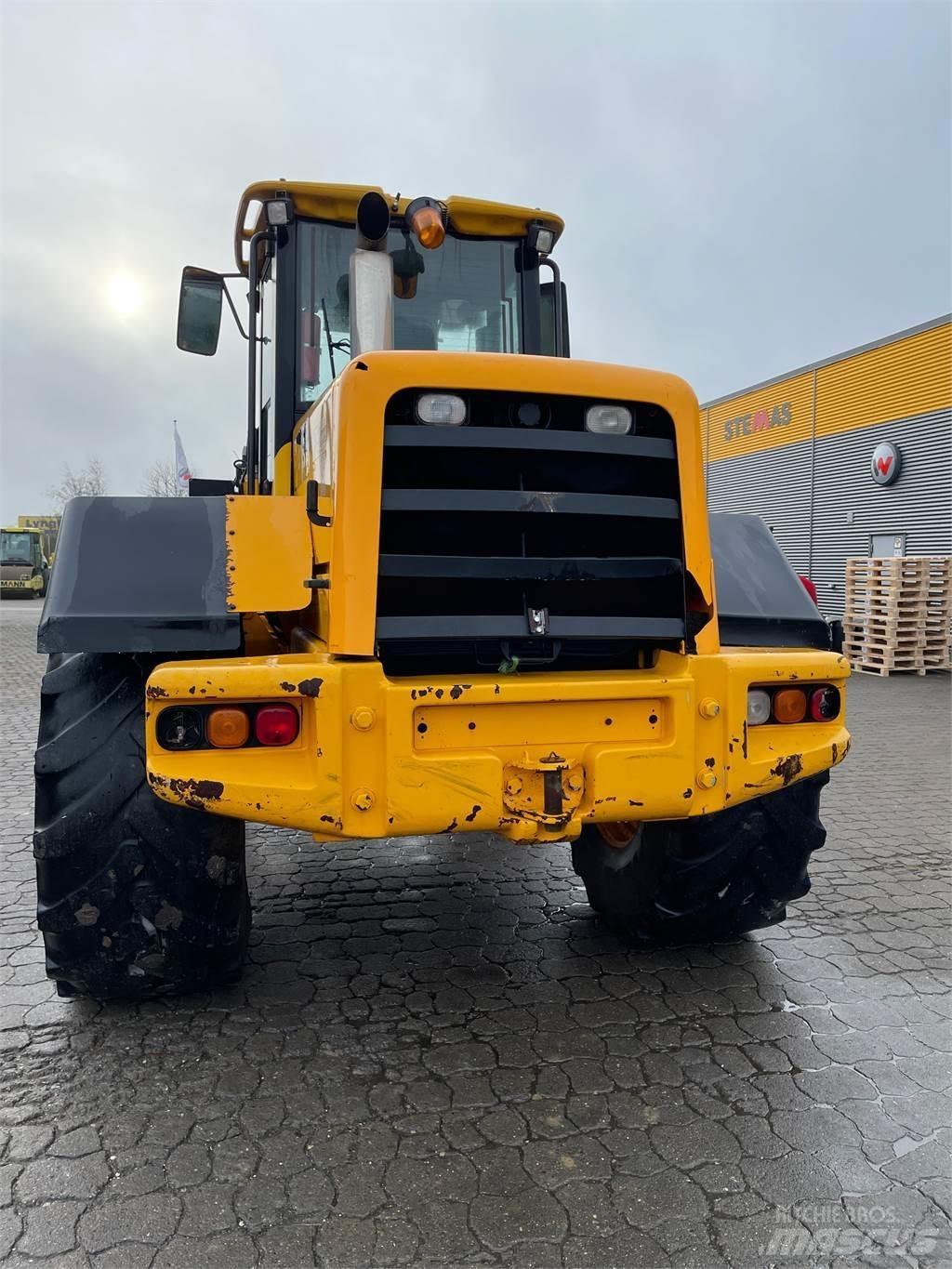JCB 416S Pale gommate