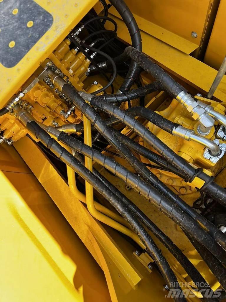 Komatsu PC 200-8N1 Escavatori cingolati