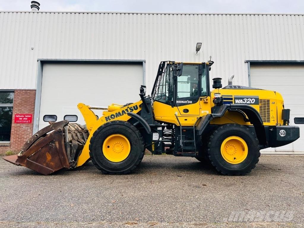 Komatsu WA 320-8 Pale gommate