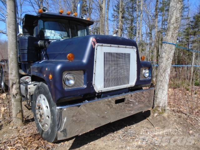 Mack RS797LST Carroattrezzi