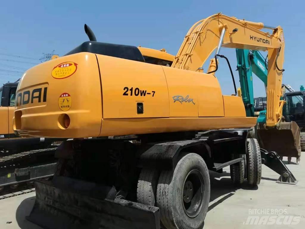 Hyundai R210W-7 Escavatori gommati