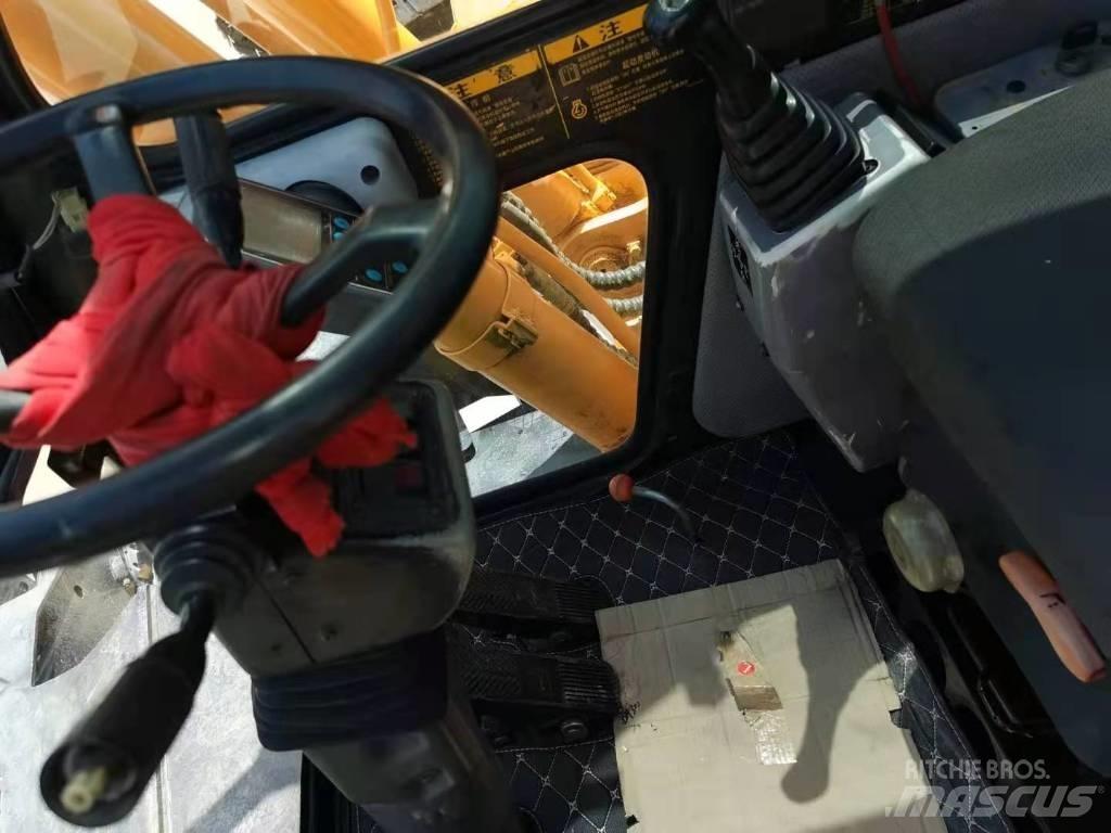 Hyundai R210W-7 Escavatori gommati