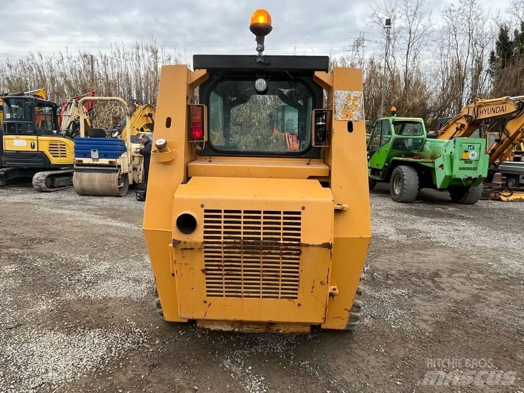 CASE 1840 Mini Pale Gommate